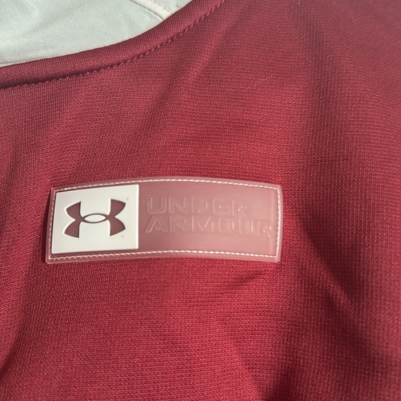 GUC Loose fitting Under Armour Sweatshirt - Picture 3 of 6